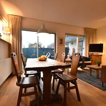 Ferienhaus Comfortable In Near Forest Bergen